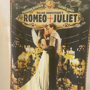 Romeo and Juliet White T-shirt size L